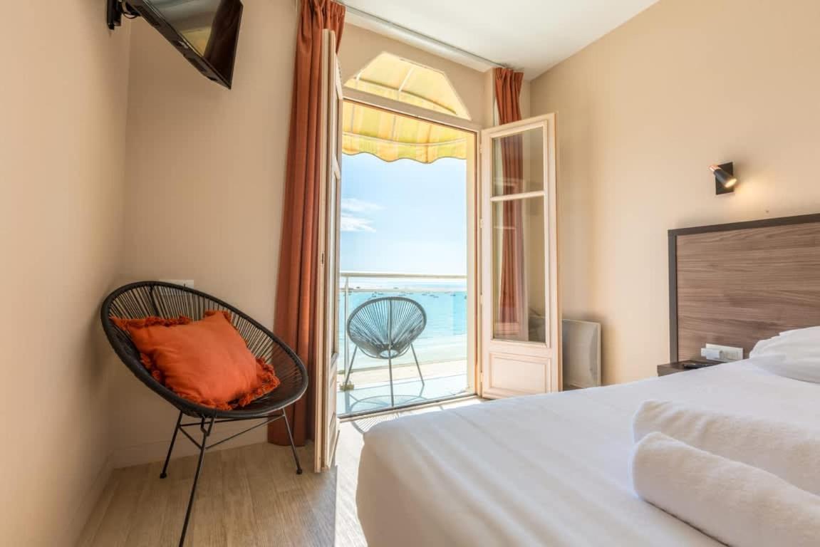 Les Pieds Dans L'Eau - Bel Appartement - Vue Mer Cancale Buitenkant foto
